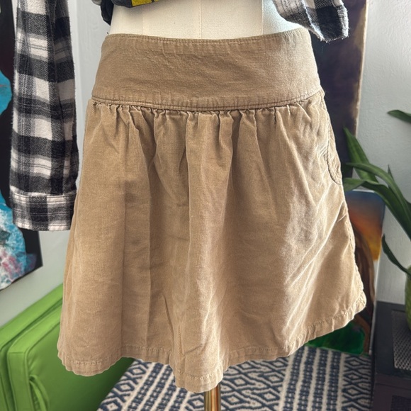 Cute little light cord mini skirt with pockets - Picture 5 of 5